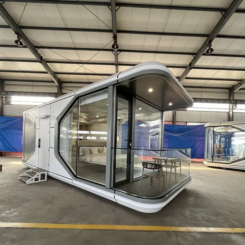 K7 Space Capsule Pod s balkonem